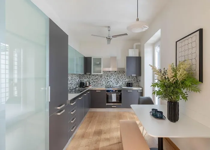 Iflat Blue Cozy Loft Near Saint Peter Apartment Rom